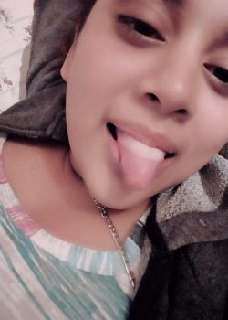 Erika G. masturbándose 2