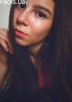Jovencita disfruta tocándose 11
