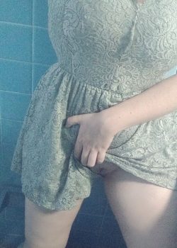 joven morrita masturbándose 5